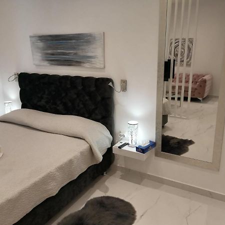 The Syntagma Luxury Suite Athens Exterior photo