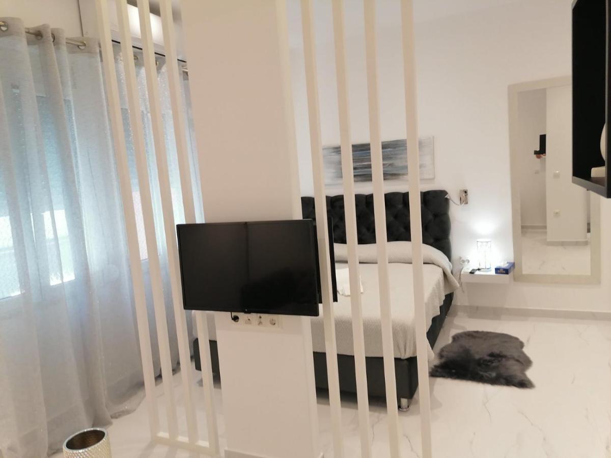 The Syntagma Luxury Suite Athens Exterior photo