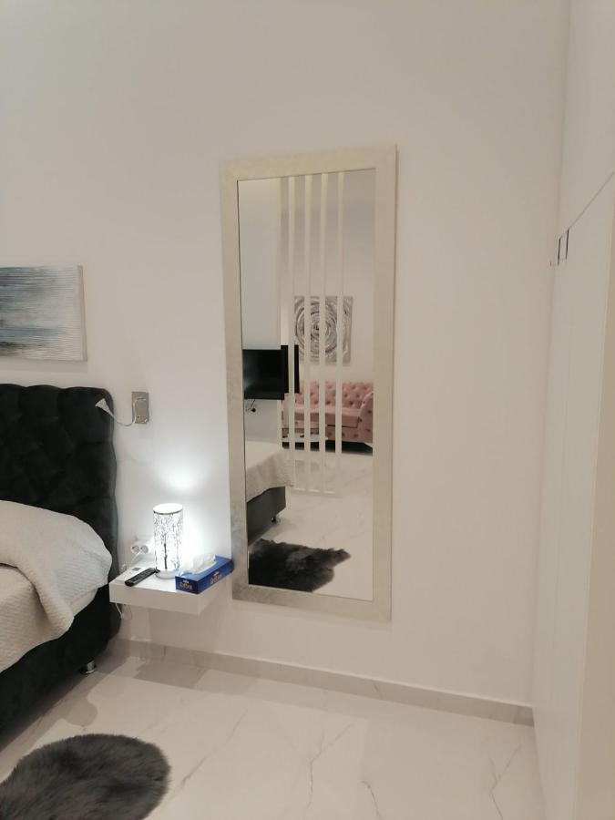 The Syntagma Luxury Suite Athens Exterior photo